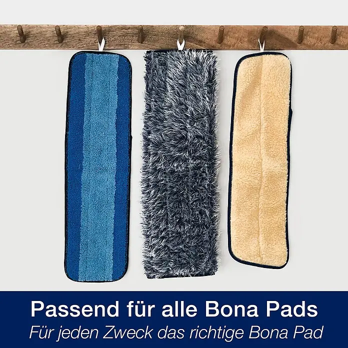 Bona Spray Mop für Holzfußböden - Mikrofaser, 1 x Bona Spray Mop, 1 x Bona Spray Mop Refiller (Kartusche), 1 x Bona Mikrofaser-Reinigungspad - Anwendungsbeispiel