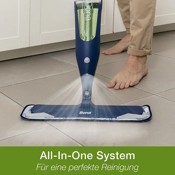 Bona Spray Mop für Fliesen- und Laminatböden - Mikrofaser, 1 x Bona Spray Mop, 1 x Bona Spray Mop Refiller (Kartusche), 1 x Bona Mikrofaser-Reinigungspad - Anwendungsbeispiel
