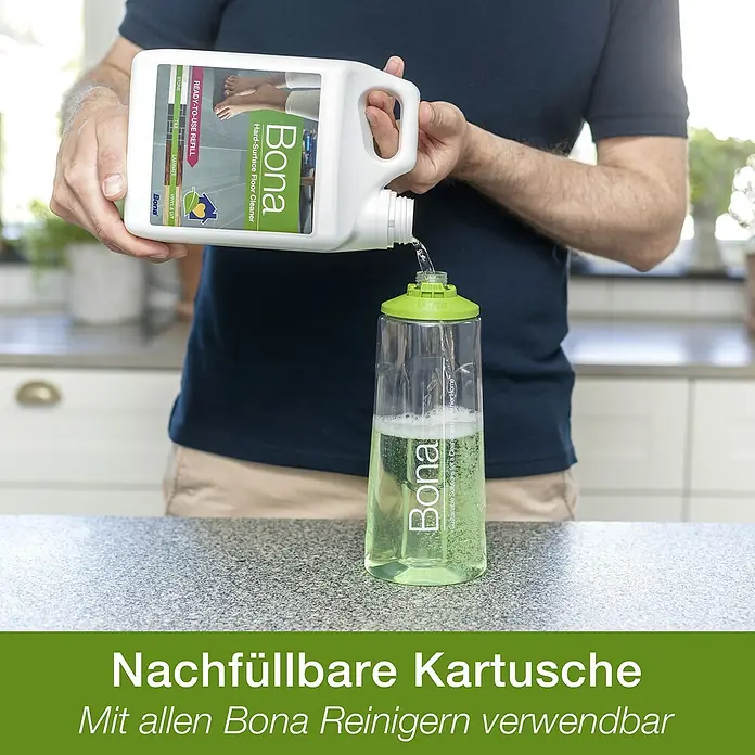 Bona Spray Mop für Fliesen- und Laminatböden - Mikrofaser, 1 x Bona Spray Mop, 1 x Bona Spray Mop Refiller (Kartusche), 1 x Bona Mikrofaser-Reinigungspad - Anwendungsbeispiel
