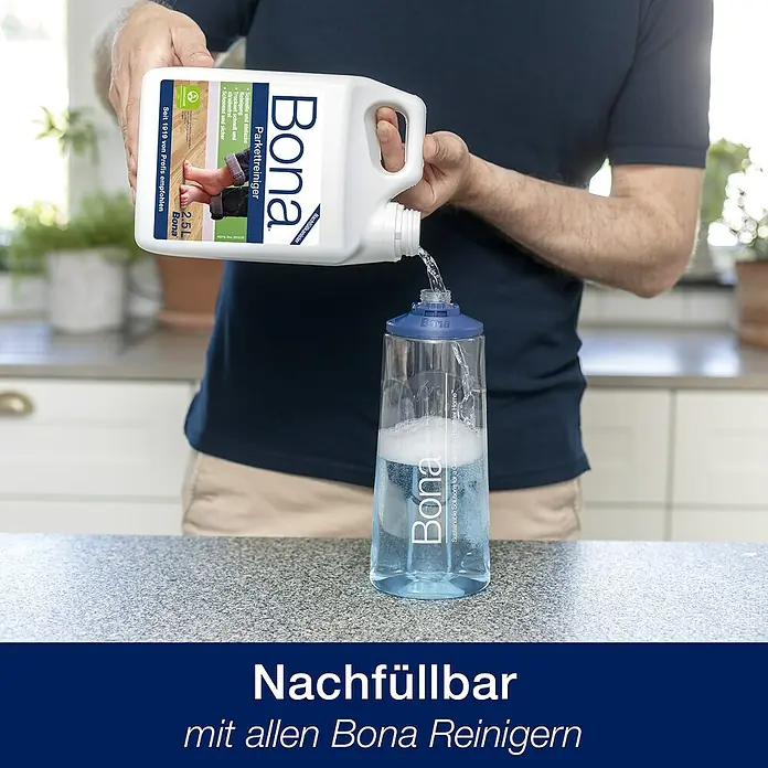 Bona Parkettreiniger - 0,85 l, Sprühreiniger-Kartusche - Anwendungsbeispiel