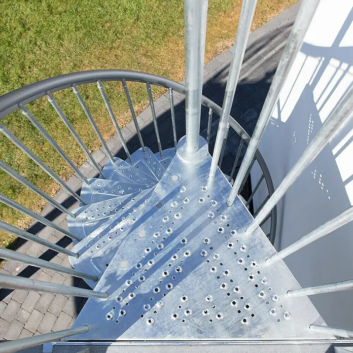 Dolle Außenspindeltreppe Gardenspin - Durchmesser: 125 cm, Geschosshöhe: 246 cm - 282 cm, Anzahl Steigungen: 12 Stk. - Detailaufnahme