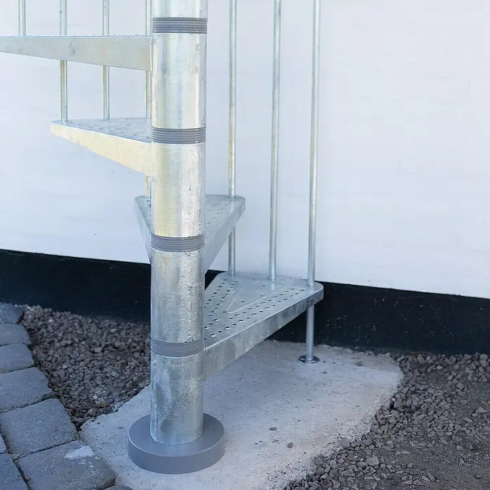 Dolle Außenspindeltreppe Gardenspin - Durchmesser: 125 cm, Geschosshöhe: 246 cm - 282 cm, Anzahl Steigungen: 12 Stk. - Stimmungsaufnahme
