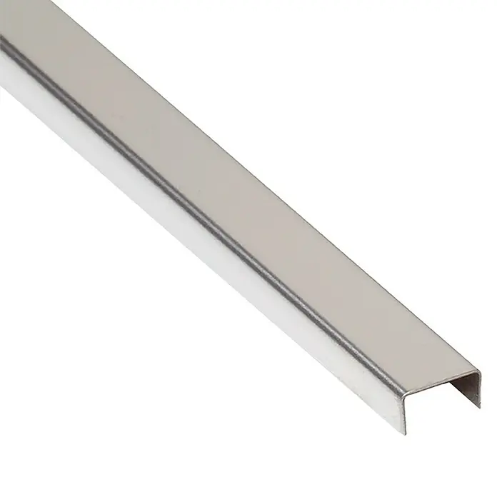 Perfil en U decorativo - 2,5 m x 15 mm x 8 mm, Acero inoxidable, Brillante - Primer plano