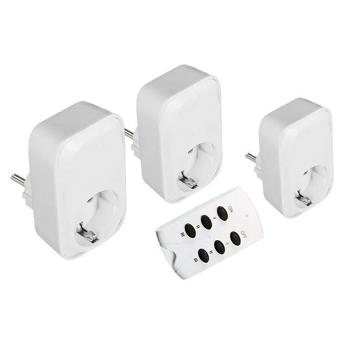 Voltomat Utičnica na daljinsko upravljanje - 3.680 W - Dijagonalni pogled