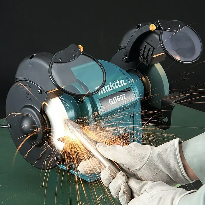 Makita Doppelschleifer GB602 - 250 W, 2.850 U/min, Durchmesser Schleifscheibe: 150 mm - Anwendungsbeispiel