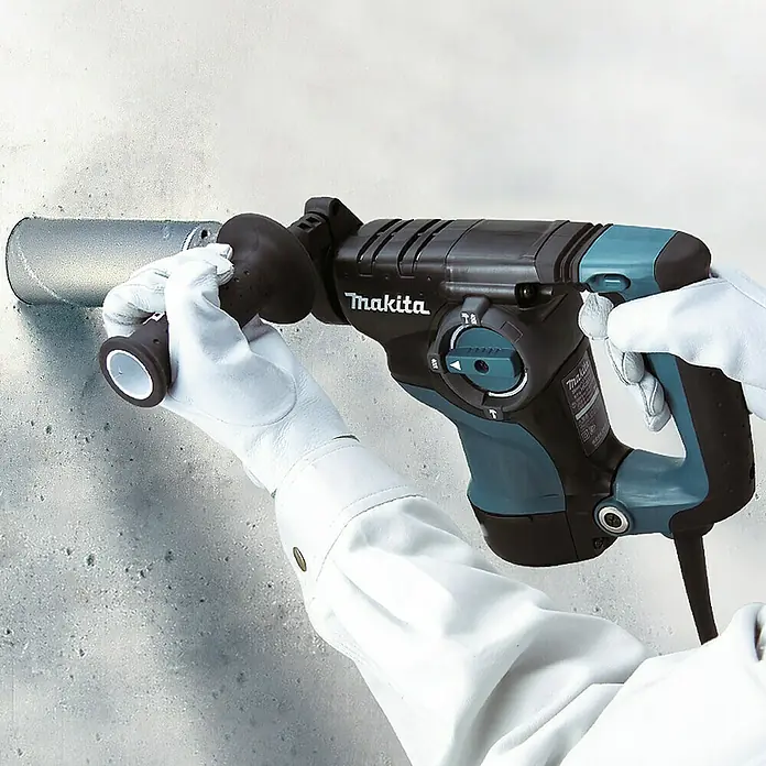 Makita Kombihammer HR2811FT - 800 W, Einzelschlagstärke: 2,8 J, Leerlaufdrehzahl: 0 U/min - 4.100 U/min - Anwendungsbeispiel
