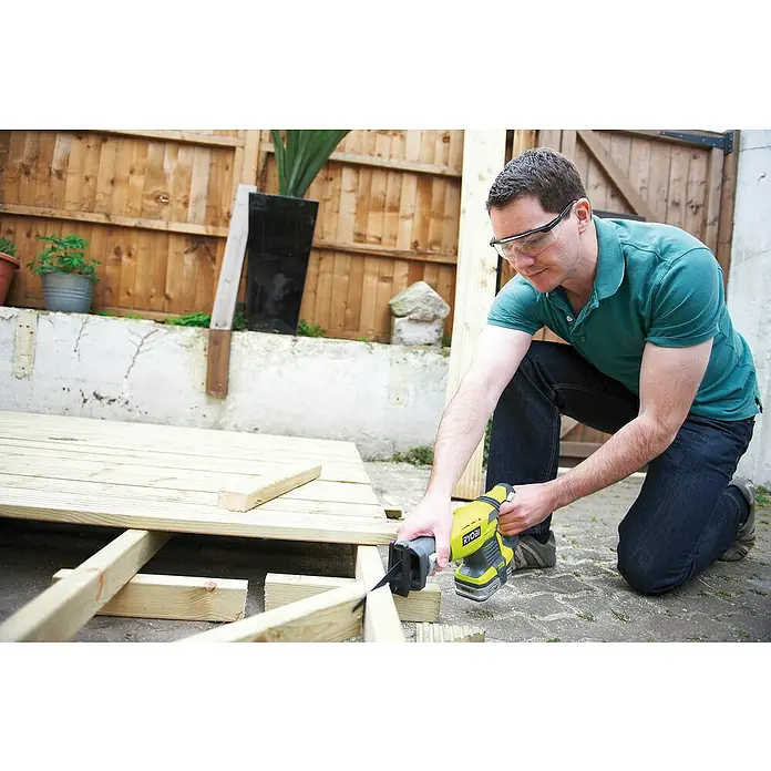 Ryobi ONE+ Maschinen-Set R18CK4E-242S - 8 -tlg., 2 Akkus - Anwendungsbeispiel