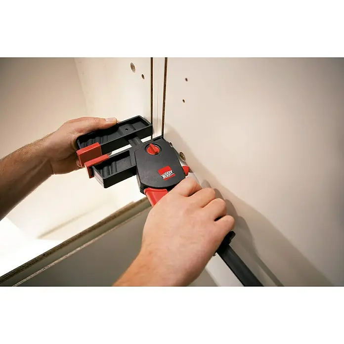 Bessey Einhandzwinge DuoKlamp DUO 65-8 - Spannweite: 650 mm, Ausladung: 85 mm - Anwendungsbeispiel
