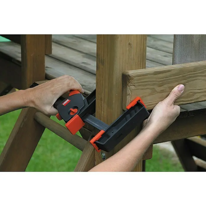 Bessey Einhandzwinge DuoKlamp DUO 45-8 - Spannweite: 450 mm, Ausladung: 85 mm - Anwendungsbeispiel