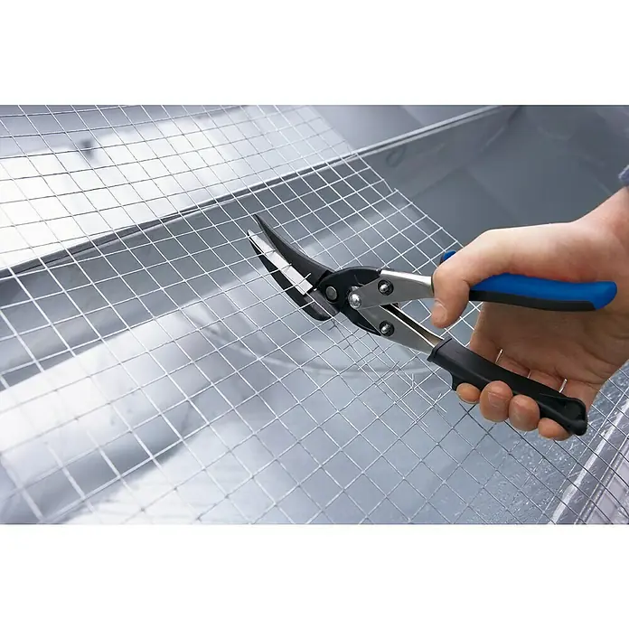 Wisent Universal-Longstyle Schere - Schnittlänge: 64 mm, Materialstärke: 1,2 mm - Anwendungsbeispiel