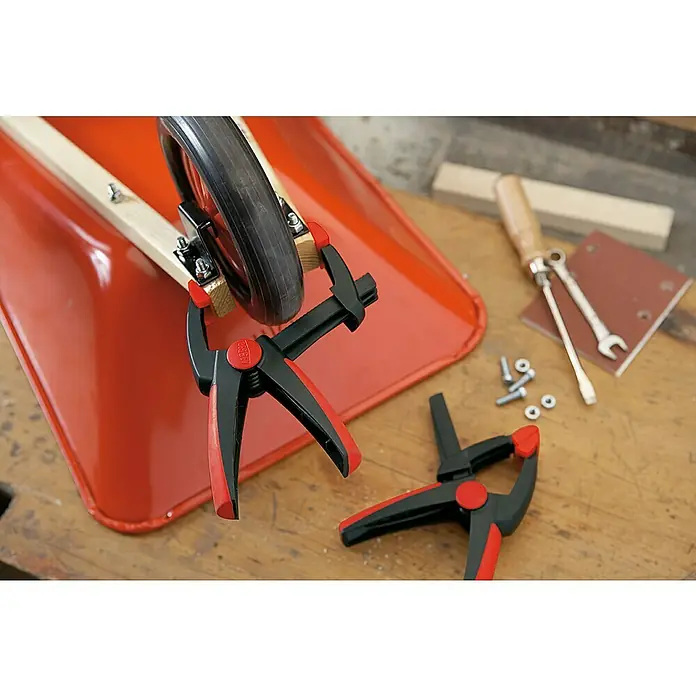 Bessey Federzwinge Clippix Vario XV 5-100 - Spannweite: 100 mm, Ausladung: 50 mm - Anwendungsbeispiel