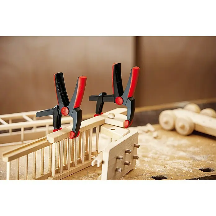 Bessey Federzwinge Clippix Vario XV 3-50 - Spannweite: 50 mm, Ausladung: 37 mm - Anwendungsbeispiel