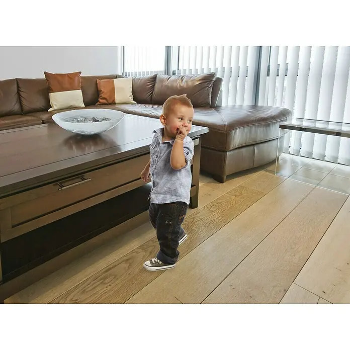 Dreambaby Eckenschutz - Grau, L x B: 2.000 x 41 mm - Anwendungsbeispiel