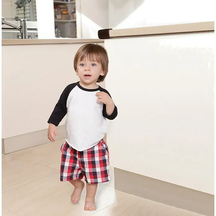 Dreambaby Eckenschutz - Braun, L x B x H: 40 x 35 x 15 mm, 4 Stk. - Anwendungsbeispiel