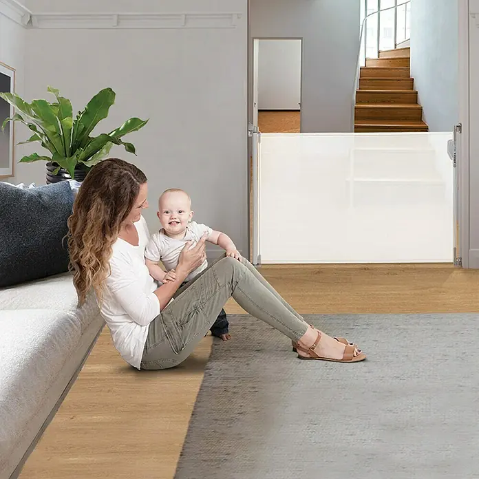 Dreambaby Treppenschutzrollo - Länge: 140 cm, Weiß - Anwendungsbeispiel