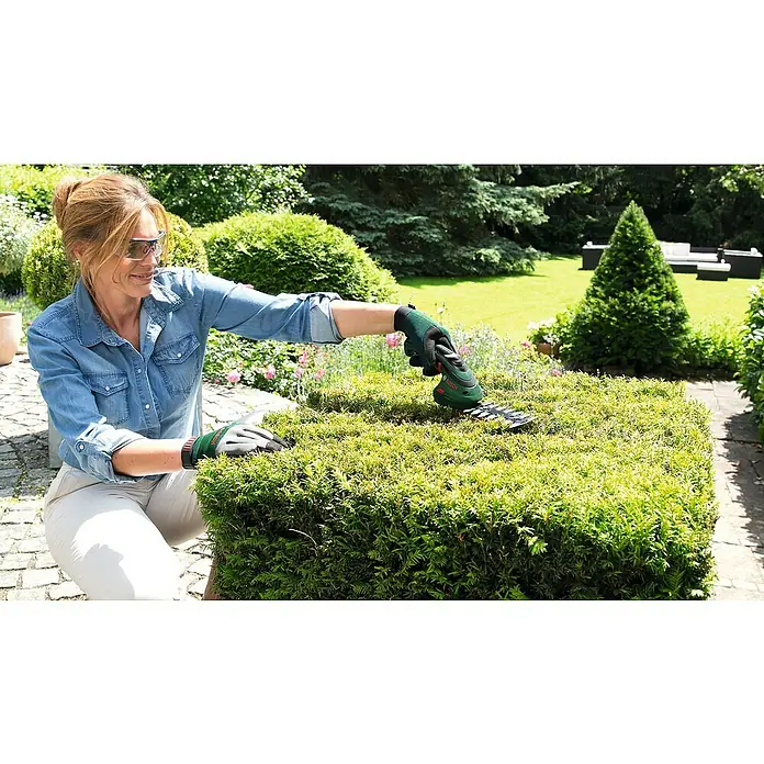 Bosch ISIO Set škara za travu i grmlje - 3,6 V, Litij-ionska, 1,5 Ah, 1 baterija, Širina noža: 8 cm, Vrijeme rada akumulatora: 50 min - Proizvod u upotrebi