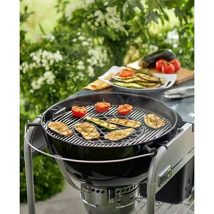 Weber Gourmet BBQ System Grillrost - Gusseisen, Geeignet für: Kugelgrill 57 cm - Anwendungsbeispiel