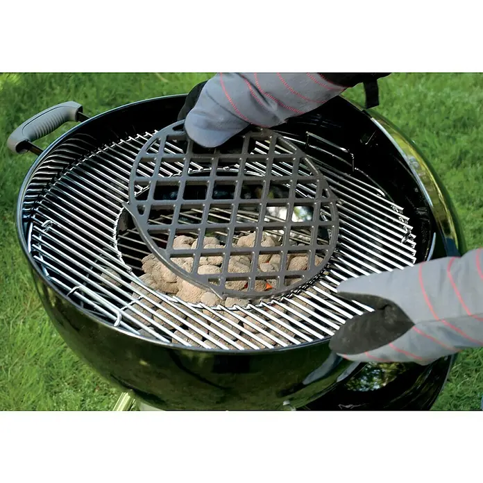 Weber Gourmet BBQ System Grillrost - Gusseisen, Geeignet für: Kugelgrill 57 cm - Anwendungsbeispiel