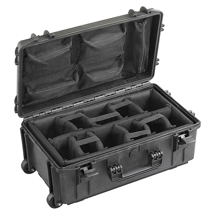Wasserdichter Koffer MAX520TR - L x B x H: 585 x 361 x 238 mm, Mit Fototasche & Organizer, Ausziehbarer Trolley, Schwarz, Kunststoff - Diagonale Ansicht