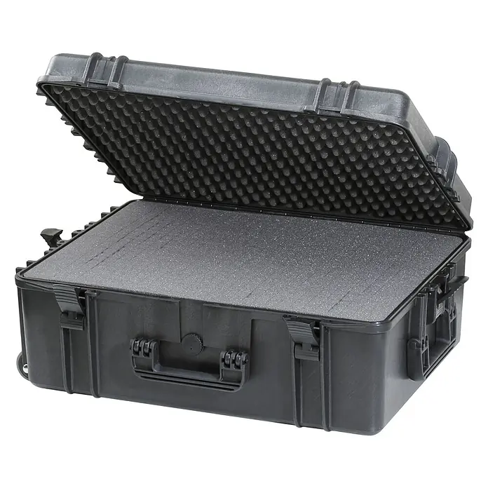 Wasserdichter Koffer MAX620 - L x B x H: 687 x 528 x 276 mm, Mit Würfelschaumstoffeinlage, Schwarz, Kunststoff - Diagonale Ansicht