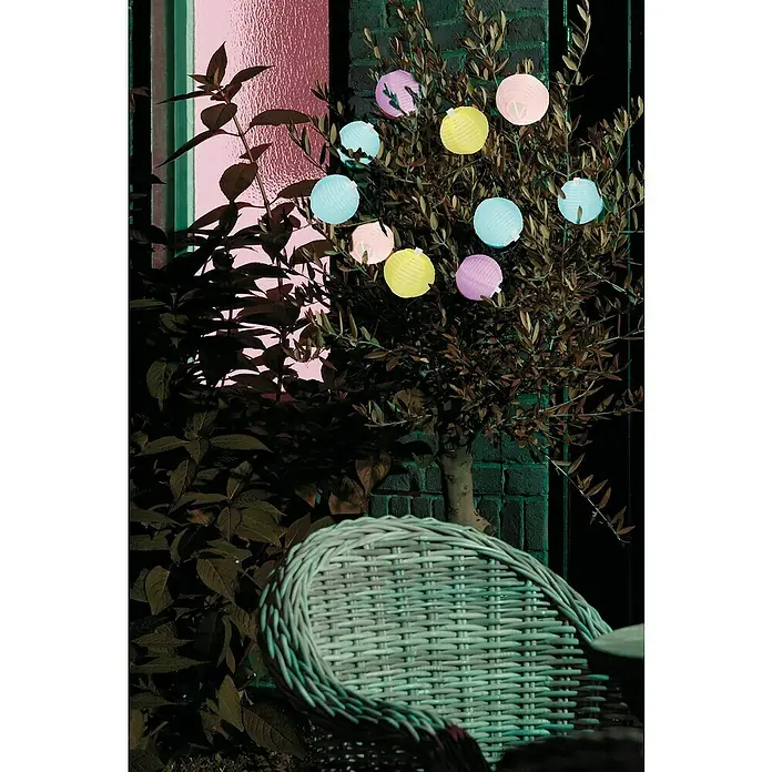 Guirnalda LED Solar - Largo: 2,4 m, Multicolor, Número de bombillas: 10 ud. - Foto ambiente
