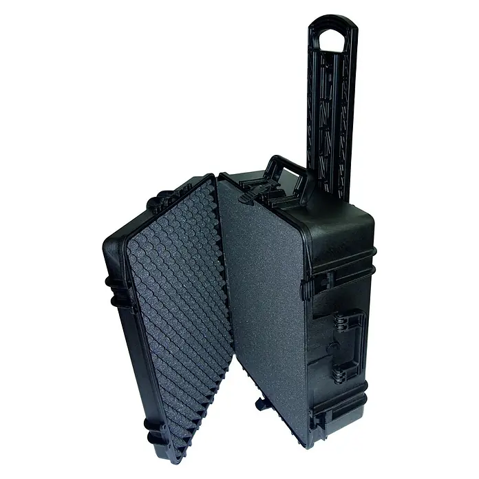 Wasserdichter Koffer MAX540TR - L x B x H: 604 x 473 x 225 mm, Mit Würfelschaumstoffeinlage, Ausziehbarer Trolley, Schwarz, Kunststoff - Diagonale Ansicht