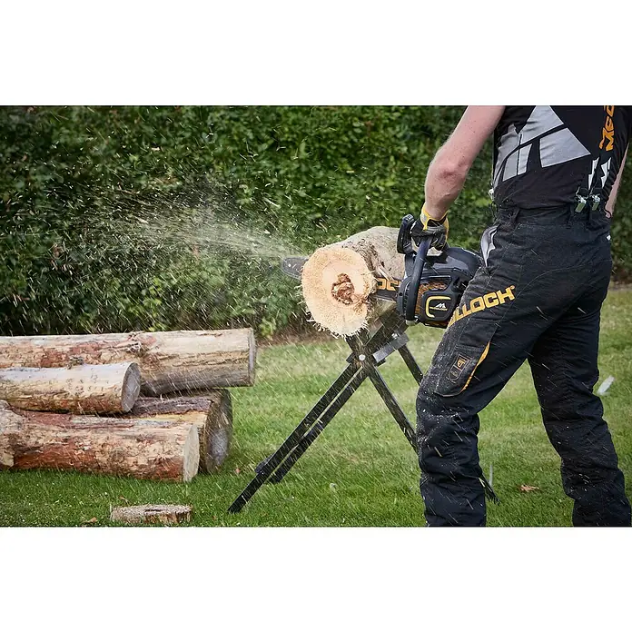 McCulloch Guantes de jardinería - XL, Amarilo/Negro - Producto en uso