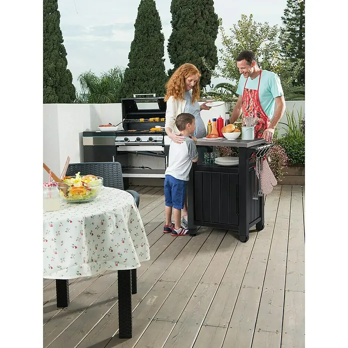 Keter Mesa auxiliar de jardín Unity - L x An: 82 x 52 cm, Marrón - Producto en uso