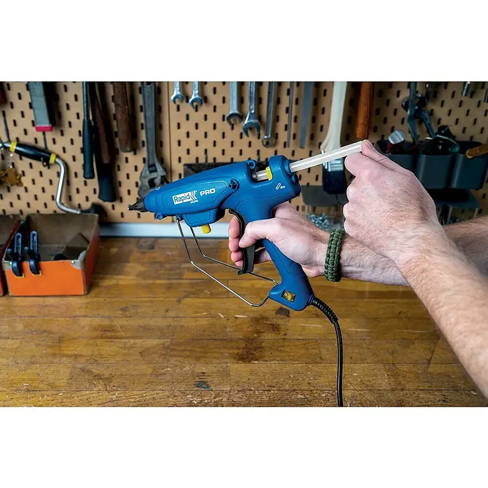 Rapid Heißklebepistole EG 340 PRO - Durchmesser Klebepatrone: 12 mm, +120 °C bis +220 °C, 220 W - Anwendungsbeispiel