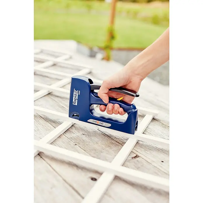 Rapid Kombi-Handtacker R453E - Klammertiefe: 6 - 14 mm, Geeignet für: Klammern Typ 53 - Anwendungsbeispiel