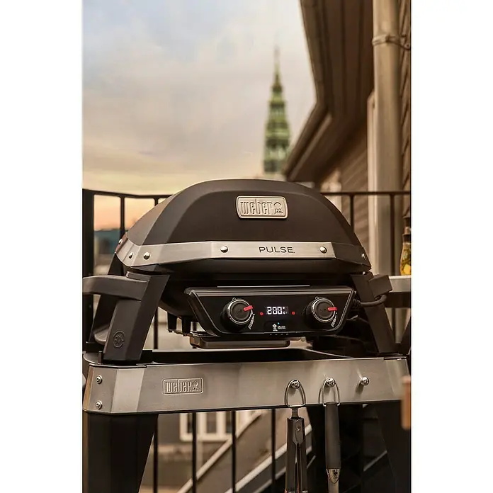 Weber Barbacoa eléctrica Pulse 2000 con carro - 2,2 kW, Superficie parrilla: 49 x 39 cm - Foto ambiente