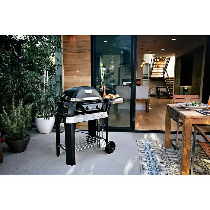 Weber Barbacoa eléctrica Pulse 2000 con carro - 2,2 kW, Superficie parrilla: 49 x 39 cm - Foto ambiente