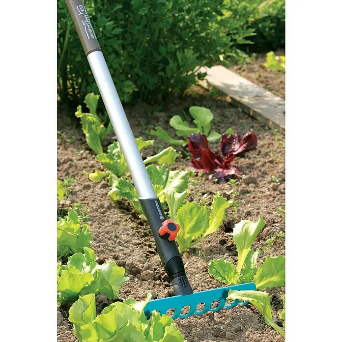 Gardena Combisystem Kleine hark - Werkbreedte: 15 cm, Staal - Toepassingsvoorbeeld