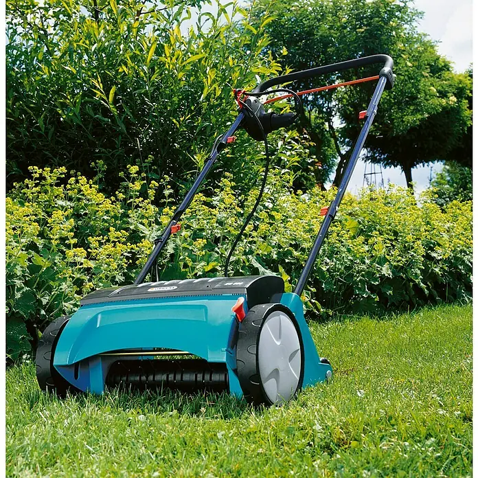 Gardena Elektrische verticuteermachine ES 500 - Werkbreedte: 30 cm, 500 W - Toepassingsvoorbeeld