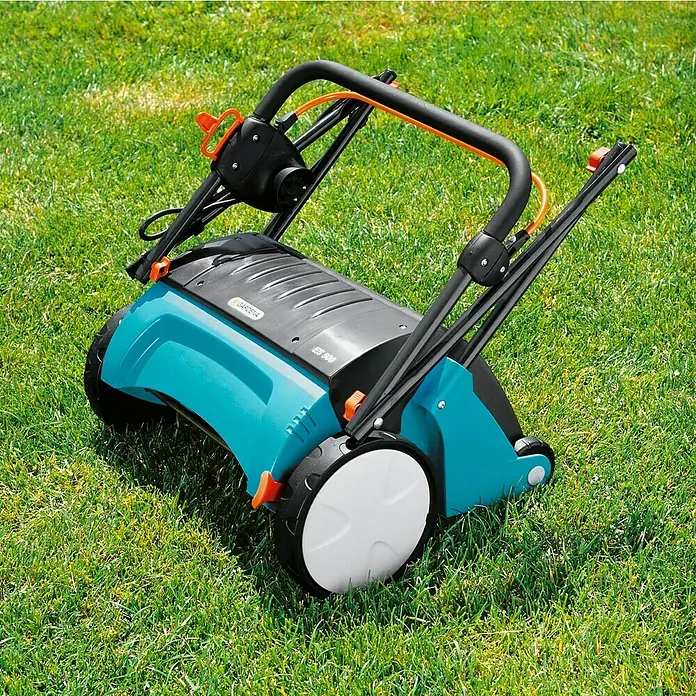 Gardena Elektrische verticuteermachine ES 500 - Werkbreedte: 30 cm, 500 W - Toepassingsvoorbeeld