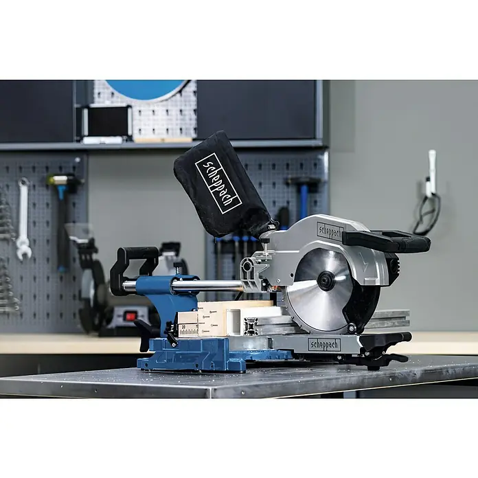 Scheppach Kapp- & Gehrungssäge HM110MP - 2.000 W, Durchmesser Sägeblatt: 254 mm, Leerlaufdrehzahl: 3.200 U/min - 4.500 U/min - Stimmungsaufnahme
