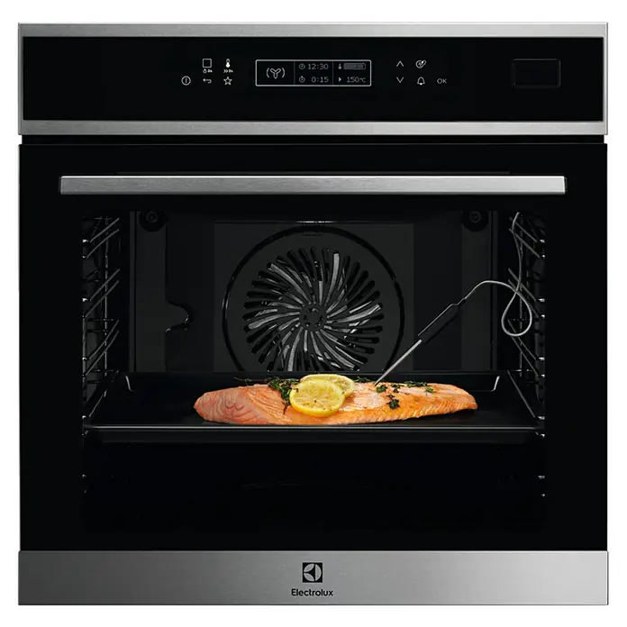 Electrolux Horno empotrado EOB8S31X - Número de tipos de calentamiento: 21 ud., Volumen horno: 70 l - Producto en uso