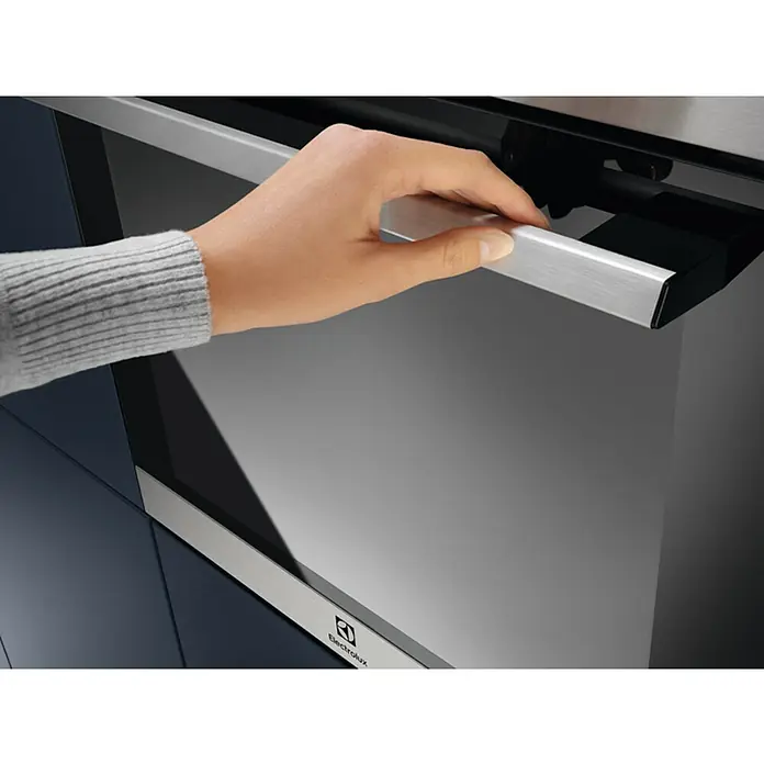Electrolux Horno empotrado EOD3H54X - Número de tipos de calentamiento: 8 ud., Volumen horno: 72 l - Producto en uso