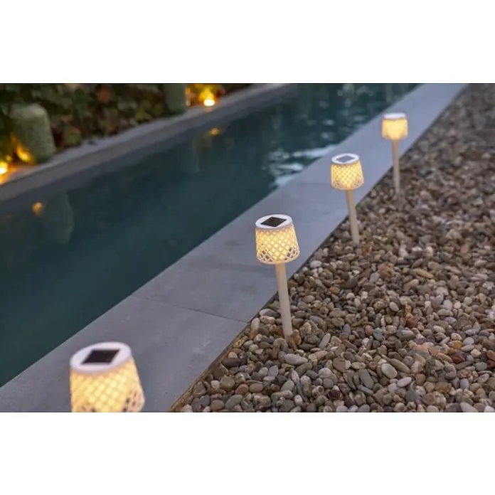 New Garden Lámpara solar Gretita - 0,5 W, Ø x Al: 9 x 39 cm, Blanco - Foto ambiente
