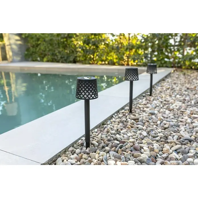 New Garden Lámpara solar Gretita - 0,5 W, Ø x Al: 9 x 39 cm, Negro - Foto ambiente