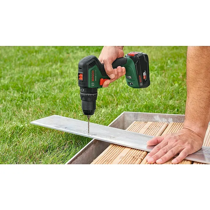 Bosch 18 V Power for All Akku-Schlagbohrschrauber UniversalImpact 18V-60 - 18 V, 1 Akku, 2 Ah, Leerlaufdrehzahl: 0 U/min - 1.900 U/min - Anwendungsbeispiel