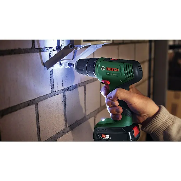 Bosch 18 V Power for All Akku-Bohrschrauber EasyDrill 18V-40 - 18 V, 2 Akkus, 2 Ah, Leerlaufdrehzahl: 430 U/min - 1.630 U/min - Anwendungsbeispiel