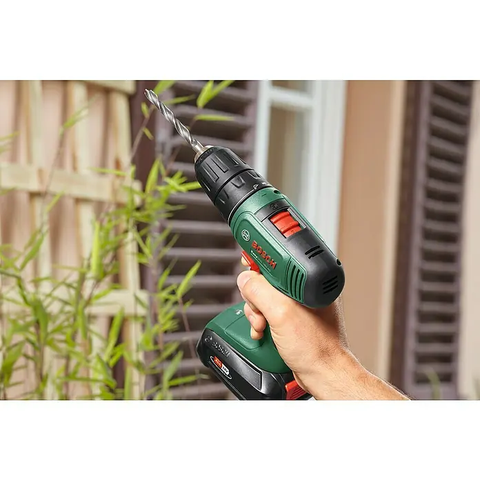 Bosch 18 V Power for All Akku-Bohrschrauber EasyDrill 18V-40 - 18 V, 2 Akkus, 2 Ah, Leerlaufdrehzahl: 430 U/min - 1.630 U/min - Anwendungsbeispiel