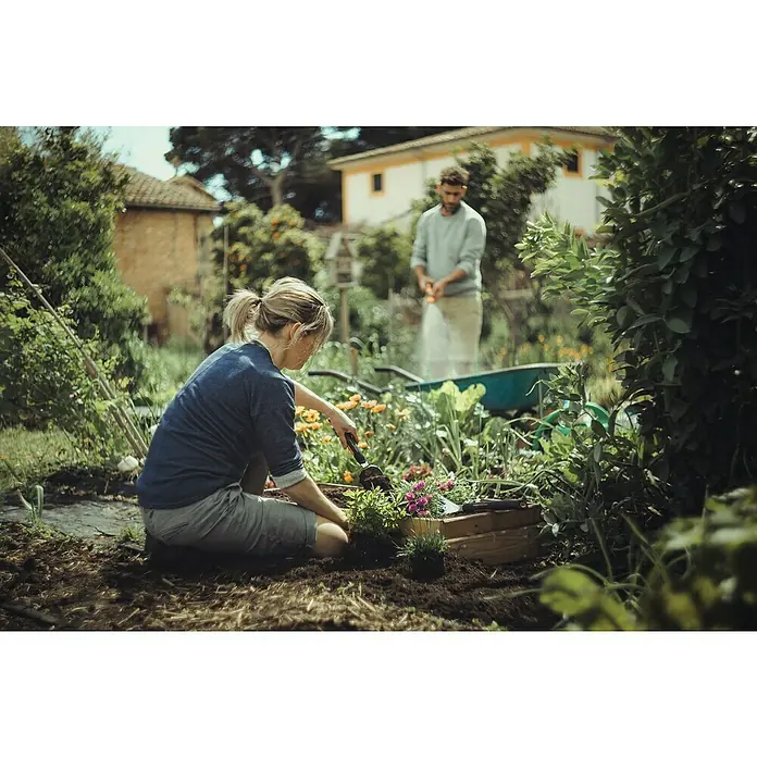 Fiskars Xact Draadbezem - Kleine klussen - Toepassingsvoorbeeld