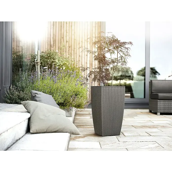 Poétic Casa Mesh Pflanzensäule - Außenmaß (L x B x H): 30 x 30 x 57 cm, Kunststoff, Granit - Stimmungsaufnahme