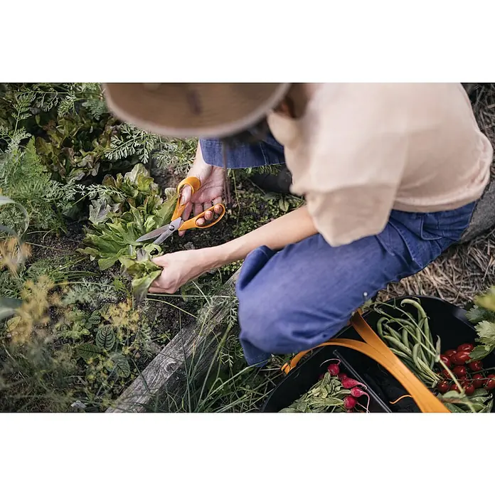 Fiskars Universele schaar - 18 cm - Toepassingsvoorbeeld