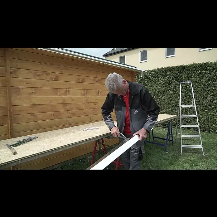 Sarei Rinneneinhang - Ohne Wasserfalz, Zuschnittbreite: 250 mm, Länge: 2 m - Montage eines Rinneninhangs ohne Wasserfalz / Installation of eaves tray no. 1