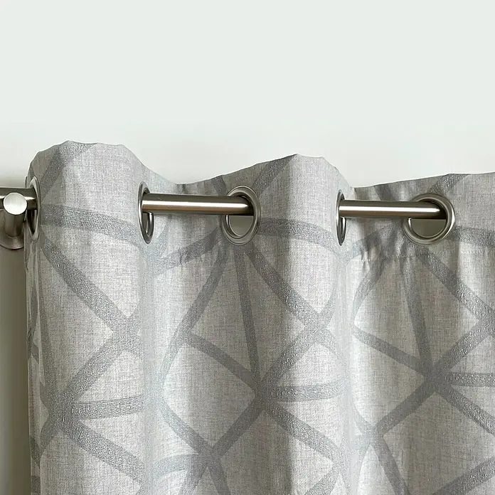 Cortina con ollaos Sevilla - An x Al: 140 x 270 cm, 64 % Poliéster y 36 % Algodón, Gris Perla - Primer plano