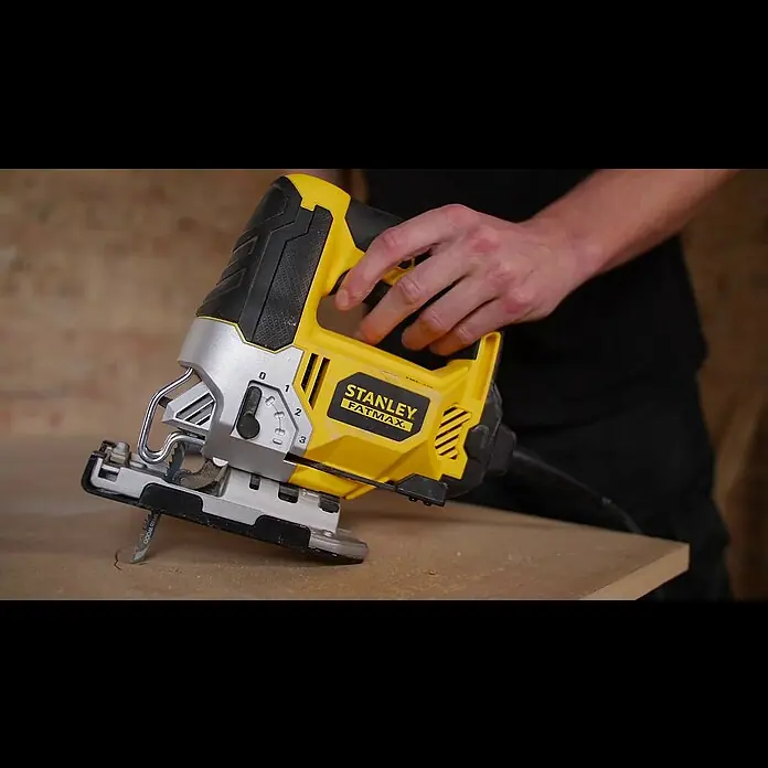 Stanley FatMax Caladora FME 340 - 710 W, Número de carreras marcha en vacío: 0 carreras/min. - 3.200 carreras/min. - FATMAX