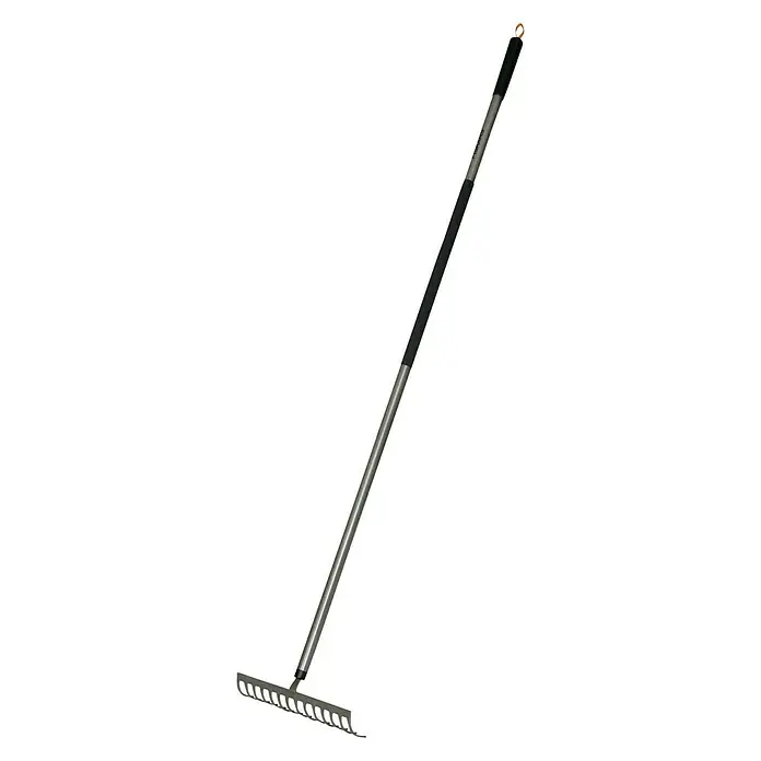 Fiskars Ergonomic Gartenrechen - Arbeitsbreite: 36 cm, Langstiel - Diagonale Ansicht